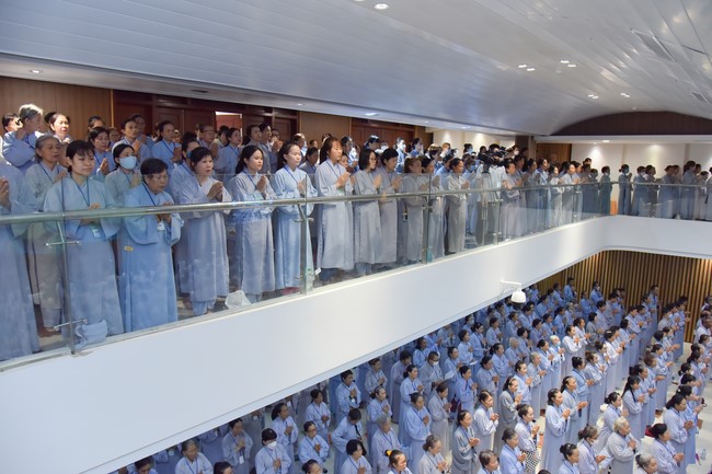 Dharma Talk Four things need to know to live happily in the 99th Seven-Day Retreat