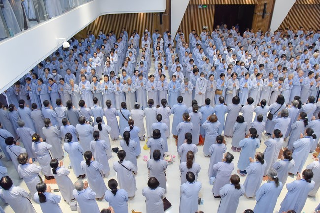 Dharma Talk Four things need to know to live happily in the 99th Seven-Day Retreat