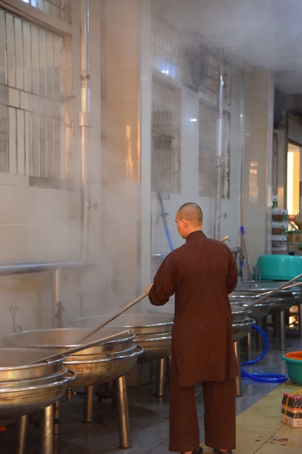 Dharma Talk Four things need to know to live happily in the 99th Seven-Day Retreat