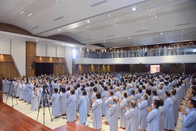 Dharma Talk Four things need to know to live happily in the 99th Seven-Day Retreat