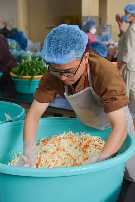 Dharma Talk Four things need to know to live happily in the 99th Seven-Day Retreat