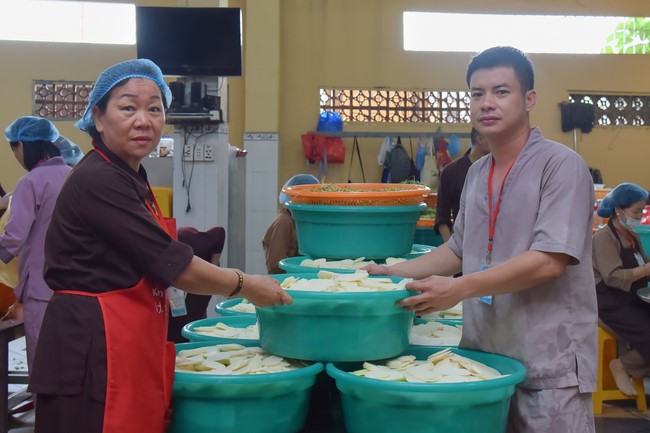 Dharma Talk Four things need to know to live happily in the 99th Seven-Day Retreat