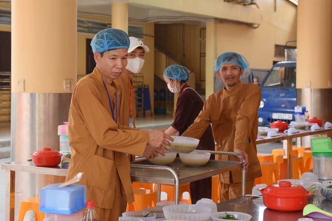 Dharma Talk Four things need to know to live happily in the 99th Seven-Day Retreat