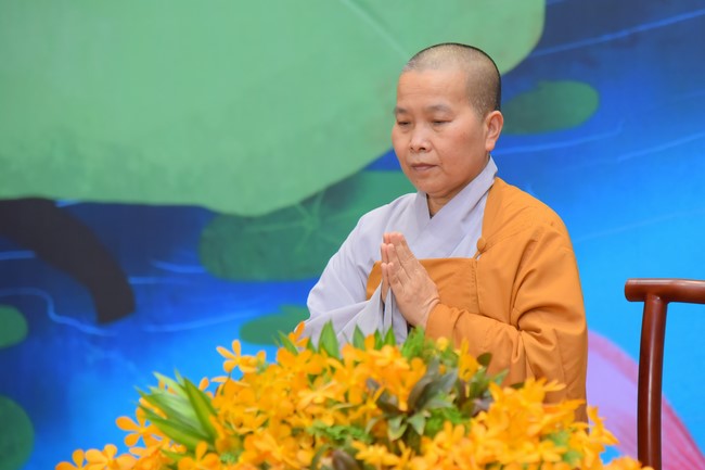 Dharma Talk Four things need to know to live happily in the 99th Seven-Day Retreat