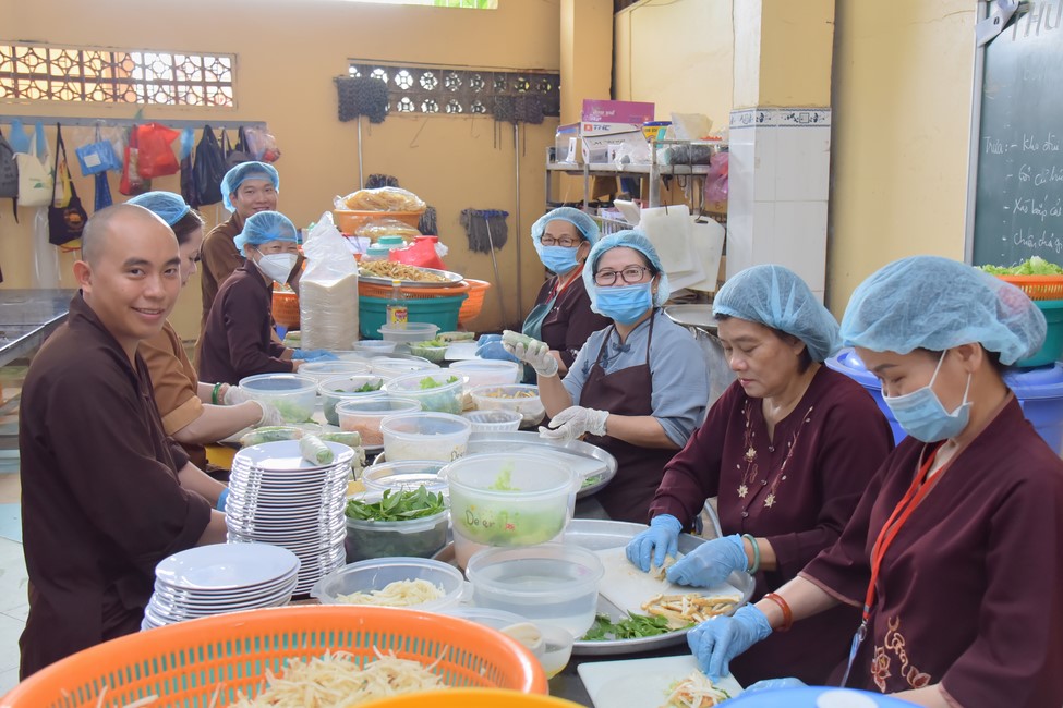 Dharma Talk Four things need to know to live happily in the 99th Seven-Day Retreat