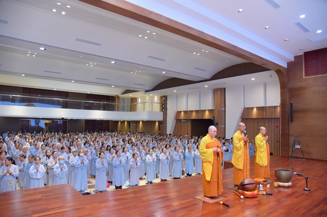 Dharma Talk Because of the Ego that suffers in the 99th Seven-Day Retreat