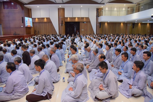 Dharma Talk Because of the Ego that suffers in the 99th Seven-Day Retreat