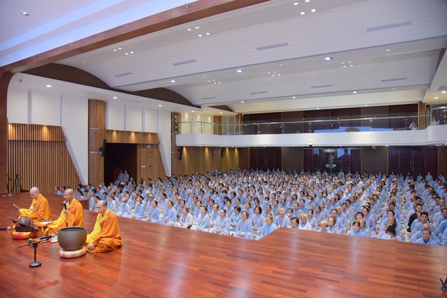 Dharma Talk Because of the Ego that suffers in the 99th Seven-Day Retreat