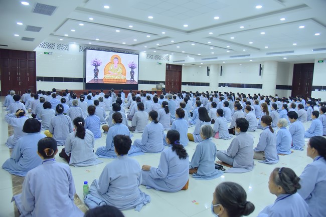 Dharma Talk Because of the Ego that suffers in the 99th Seven-Day Retreat