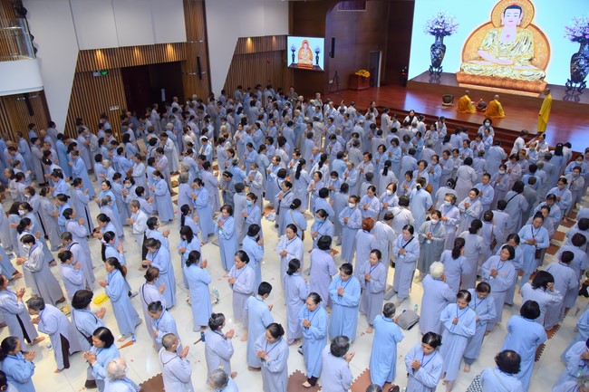 Dharma Talk Because of the Ego that suffers in the 99th Seven-Day Retreat