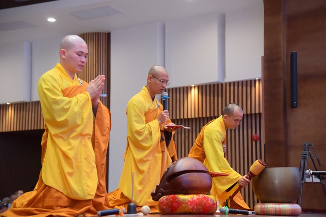 Dharma Talk Because of the Ego that suffers in the 99th Seven-Day Retreat