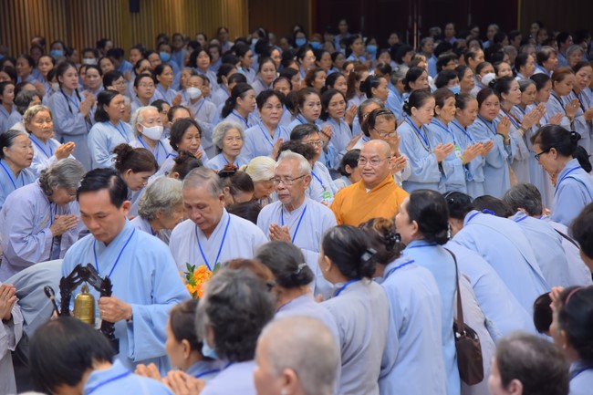 Dharma Talk Because of the Ego that suffers in the 99th Seven-Day Retreat