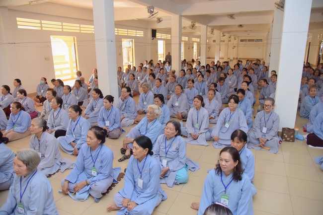 Dharma Talk Because of the Ego that suffers in the 99th Seven-Day Retreat