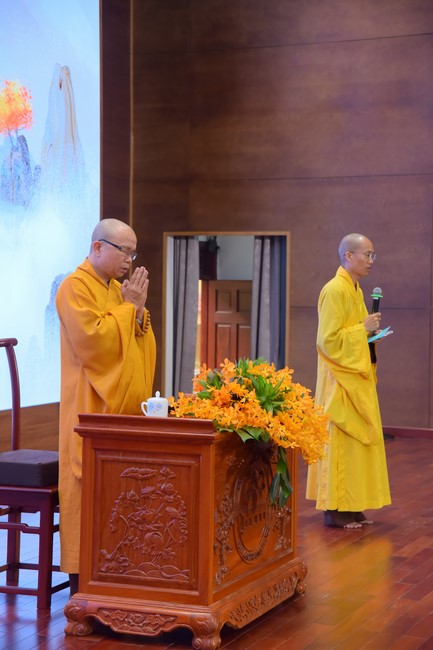 Dharma talk We have joyful things in the 99th Seven-Day Retreat