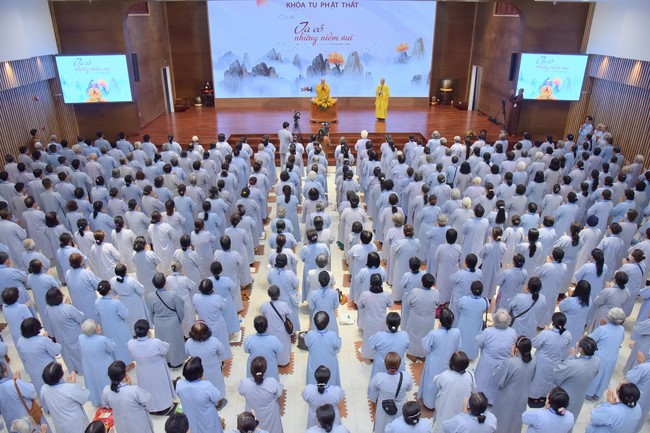 Dharma talk We have joyful things in the 99th Seven-Day Retreat