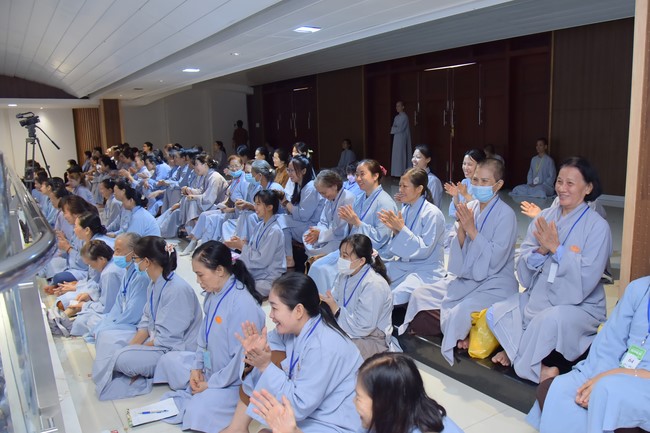 Dharma talk We have joyful things in the 99th Seven-Day Retreat