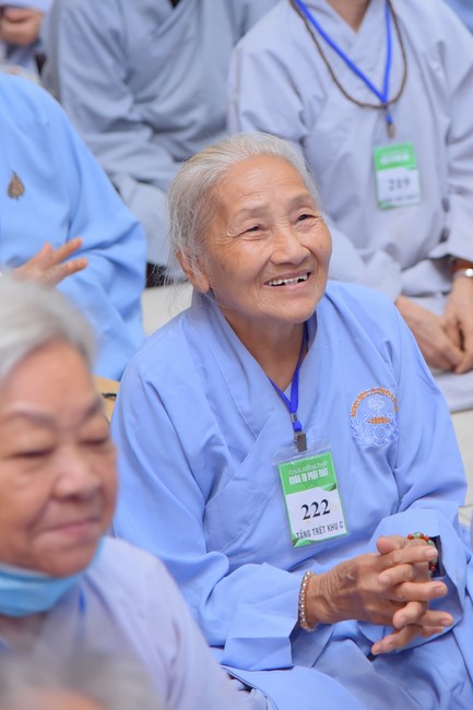 Dharma talk We have joyful things in the 99th Seven-Day Retreat