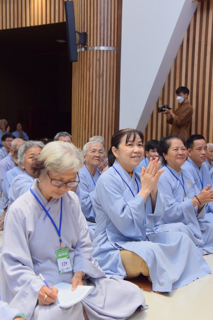 Dharma talk We have joyful things in the 99th Seven-Day Retreat