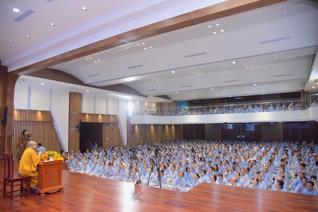 Dharma talk We have joyful things in the 99th Seven-Day Retreat