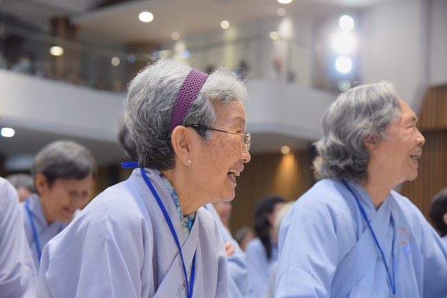 Dharma talk We have joyful things in the 99th Seven-Day Retreat