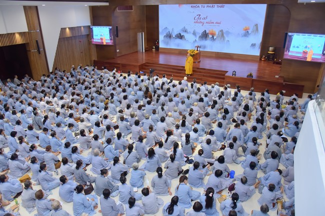 Dharma talk We have joyful things in the 99th Seven-Day Retreat