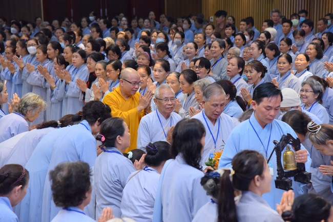 Dharma talk We have joyful things in the 99th Seven-Day Retreat