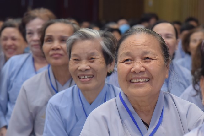 Dharma talk We have joyful things in the 99th Seven-Day Retreat