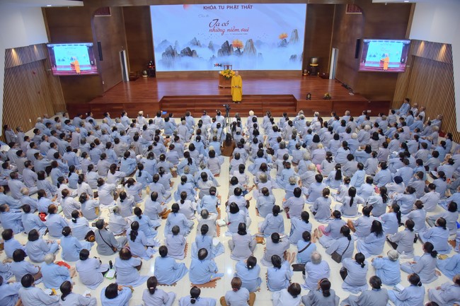 Dharma talk We have joyful things in the 99th Seven-Day Retreat