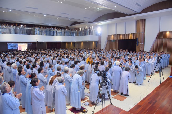 Dharma talk We have joyful things in the 99th Seven-Day Retreat