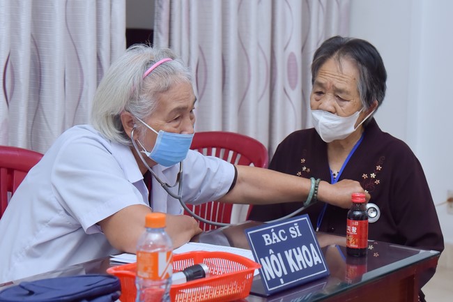 Dharma talk We have joyful things in the 99th Seven-Day Retreat