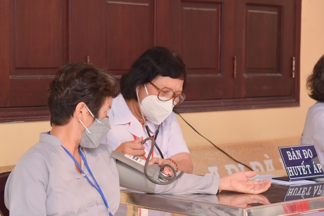 Dharma talk We have joyful things in the 99th Seven-Day Retreat