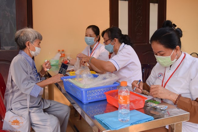 Dharma talk We have joyful things in the 99th Seven-Day Retreat