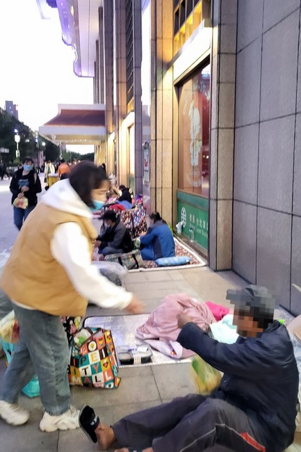 Charity to welcome Bodhisattva Avalokitesvara ‘s Birthday at Linh An Pagoda, Taiwan