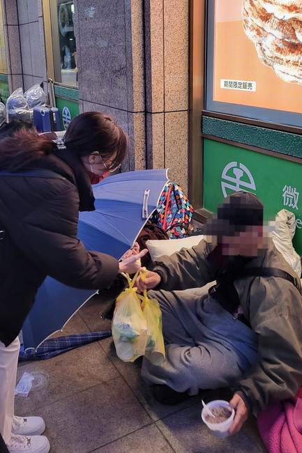 Charity to welcome Bodhisattva Avalokitesvara ‘s Birthday at Linh An Pagoda, Taiwan