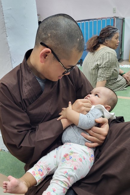 Charity to welcome Bodhisattva Avalokitesvara ‘s Birthday at Linh An Pagoda, Taiwan