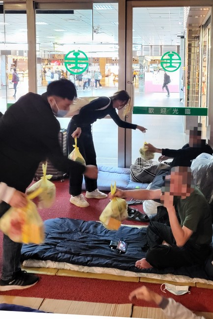 Charity to welcome Bodhisattva Avalokitesvara ‘s Birthday at Linh An Pagoda, Taiwan