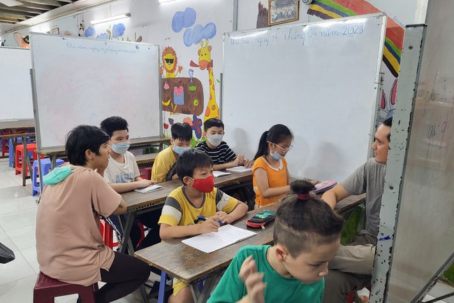 Charity to welcome Bodhisattva Avalokitesvara ‘s Birthday at Linh An Pagoda, Taiwan