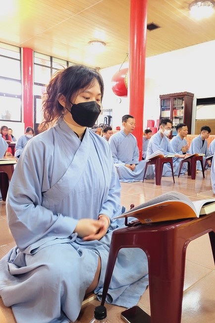 One-Day Practice at Linh An Pagoda