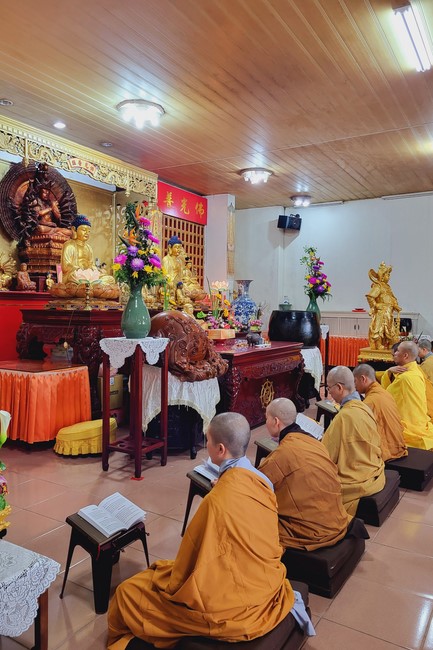 One-Day Practice at Linh An Pagoda