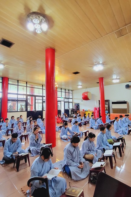 One-Day Practice at Linh An Pagoda