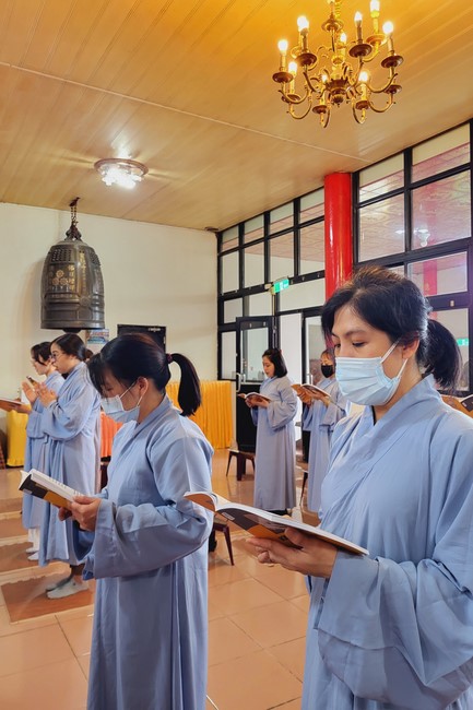 One-Day Practice at Linh An Pagoda