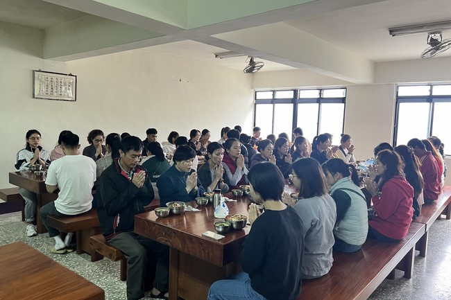 One-Day Practice at Linh An Pagoda