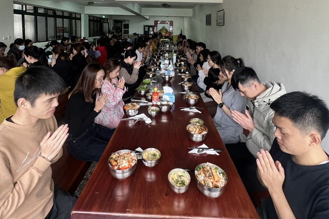 One-Day Practice at Linh An Pagoda