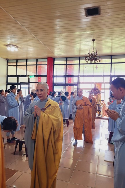 One-Day Practice at Linh An Pagoda