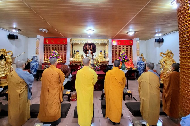 One-Day Practice at Linh An Pagoda