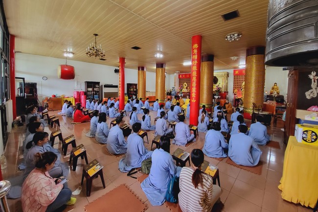 One-Day Practice at Linh An Pagoda