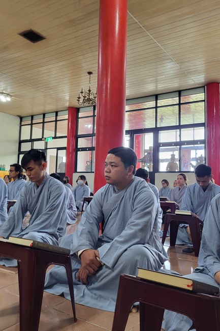 One-Day Practice at Linh An Pagoda