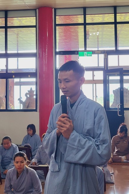 One-Day Practice at Linh An Pagoda