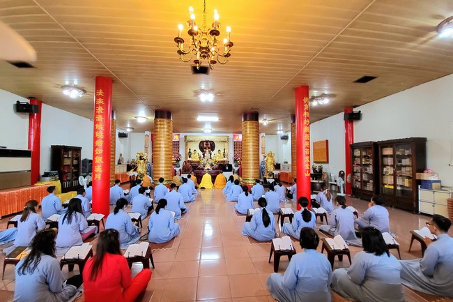 One-Day Practice at Linh An Pagoda