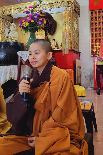 One-Day Practice at Linh An Pagoda